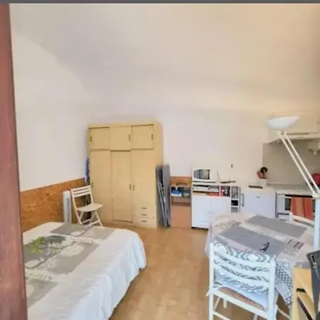 Apartment Vans *